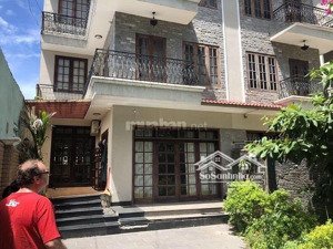 bán biệt thự giá rẻ đường nguyễn trãi, quận 1: 10x20m, trệt , 2 lầu, hướng tây. 30 tỷ