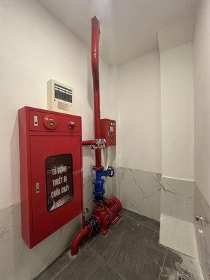 bán toà dòng tiền 6t thang máy 10p kk full nt ,hk 2 bà 1km ra đh bk 450tr/ năm chỉ 7,6 tỷ ctl