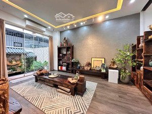 bán nhà cực đẹp 105m2, 4,5 tầng full nội thất cực đỉnh, thang máy 450kg khu vinhomesmarina cầu rào