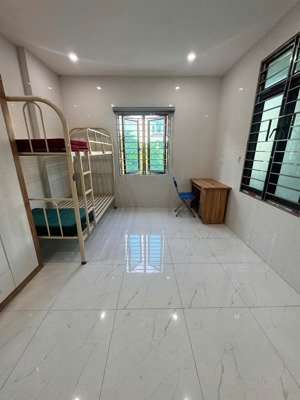 chính chủ cho thuê căn hộ 35m2 rộng rãi, full đồ cơ bản, bếp riêng, có giường 1 or giường tầng 3tr