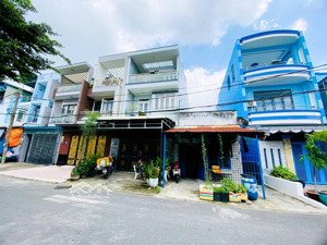 vị trí siêu vip! bán đất tặng nhà cấp 4 kdc đồng bộ đối diện công viên 5mx18m = 90 m2, giá: 8.2 tỷ