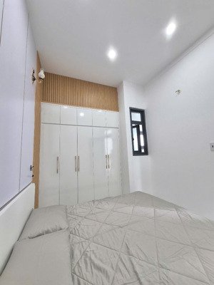 nhà mới,2 mê,diện tích sử dụng 160m2,đường nay der,gần siêu thị coomart,nhiều lô khác
