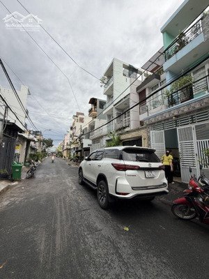 bán nhà mặt tiền đường số trung tâm q7. siêu hiếm chỉ nhỉnh 8 tỉ to