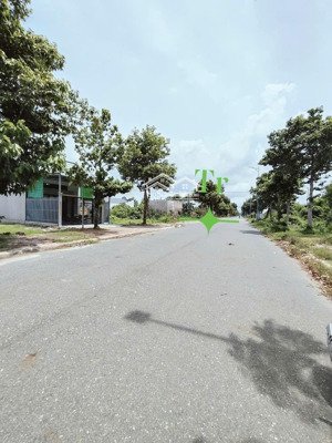 bán đất gần biển long hải , xã long hải,tp.hcm thích hợp xây nhà ở, an cư....