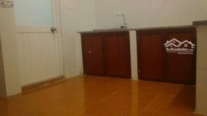 nhà nguyên căn cho thuê gần chợ hưng long ngõ hẻm