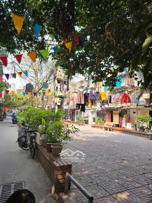 phù hợp nhất trong tầm giá! tập thể quận hai bà, trung tâm, 2 tầng, 3 phòng ngủ về ở luôn!