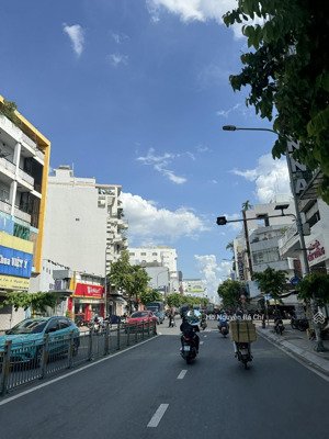 cho thuê !! mtkd lũy bán bích - p. hòa thạnh ngay nhà hàng tiệc cưới dt: 5x40m ( 3,5 tấm ) 55tr/t