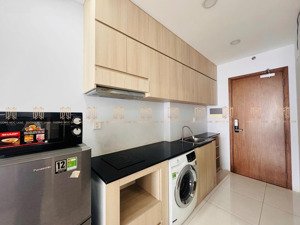 cho thuê studio ban công rộng đầy đủ nội thất masteri millennium quận 4