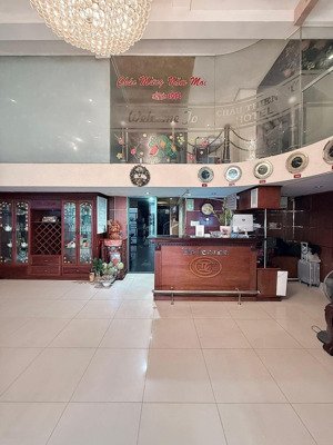 bán khách sạn cao cấp nguyễn thái bình, tân bình, 27 phòng 8 tầng, doanh thu 250 triệu/tháng