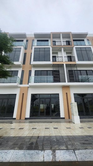 bán gấp nhà phố thương mại shophouse t&t millenia city long hậu, mặt tiền đường đôi cực đẹp