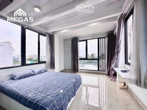 căn hộ 1pn - cửa sổ lớn - đầy đủ nội thất - thang máy - ngay trung tâm