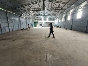 ct kho đường đại lộ thăng long, song phương, hoài đức, dt 400m, mt 28m, xe 10 tấn vào, 40k/m