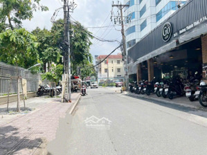 nhà 5 tầng kiên cố hxh cách mặt tiền 20m 49m² sổ vuông vức hoàn công đủ chỉ 7tỷ990 tl