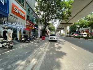 bán nhà mặt phố 1 mặt ngõ sau ô tô tránh, 35 tỷ 50m2 5 tầng, mt 4m vỉa hè kinh doanh đường cầu giấy
