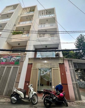 nhà đẹp cần bán - nhà đẹp khu trung tâm phú nhuận - hẻm xa tải - gần chợ, bệnh viện, trường học..