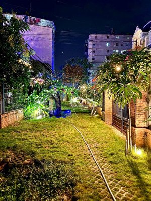 biệt thự sân vườn lê văn chí 374m2 chỉ 17,5 tỷ