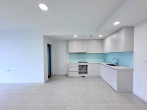 nhượng lại căn 84m2 tháp bliss. giá 5.2 tỷ. liên hệ 