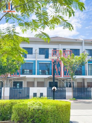 bán nhà liên kế 3 tầng view công viên hướng đông mát mẻ tại sun casa central, vsip ii, tân uyên
