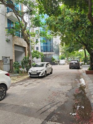 tòa nhà văn phòng 7 tầng + hầm trung tâm bắc từ liêm dòng tiền ổn định dòng tiền 1.8 tỷ/năm