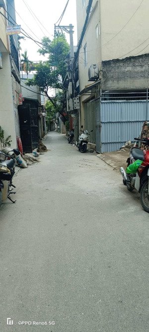 bán mảnh đất trung tâm trâu quỳ, đường oto thông tứ tung, chỉ mình e là hoa hậu trong làng hoa hậu!