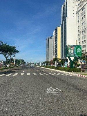 bán gấp. lô đất đường 10.5m trần nhân tông, giá rẻ nhất khu sơn trà. đầu tư tốt.