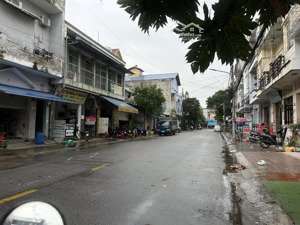 bán nhà sát chợ visip1, thu nhập 50triệu, giá qua rẻ đầu tư, sổ chính chủ. cháu cường