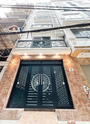 tòa căn hộ dịch vụ - phúc diễn gần phố - thang máy - đủ hệ thống pccc 20 phòng khép kín