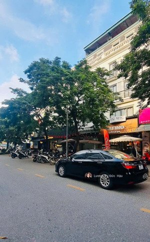 bán gấp nhà đẹp phố vip quận long biên-thang máy-102m2-6 tầng-thang máy-kinh doanh- chỉ 21,95 tỷ