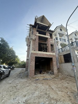 bán biệt thự 3 mặt tiền dự án yên hoà gần cây xăng đôi đã có sổ đỏ cá nhân