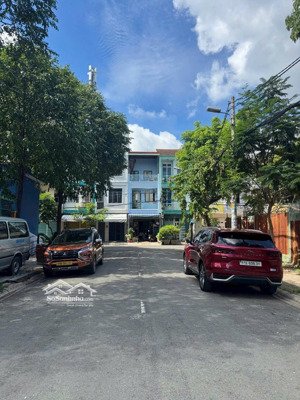 bán nhà như resort khu kiều đàm quận 7, ngang 7.5m, dtsd 310m2, 3 tầng, nội thất đẹp, chỉ 27 tỷ