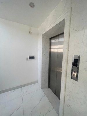 cho thuê nhà 6 tầng cầu thang máy mặt đường tô hiệu, hải phòng (115m2; mặt tiền 6m)