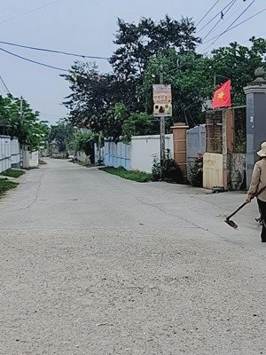 đất hai măt tiền kính doanh buôn bán tốt diên tích 139m2