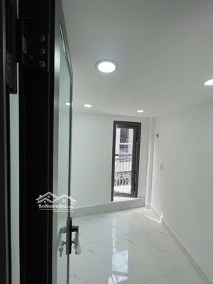 cần bán gấp nhà trung tâm q10 nhỉnh 1 tỷ sổ hồng riêng 3 tầng kiên cố