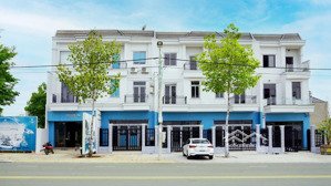 shop house mặt tiền 70m, 3 tầng giá 2 tỷ 890 triệu,cam kết thuê 15 tháng giá 20tr/tháng,shr