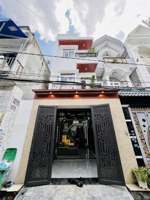 nhà phố đẹp sổ riêng, nội thất cao cấp. hẻm xe tải thông, ngay bệnh viện q12, giáp ranh gò vấp.