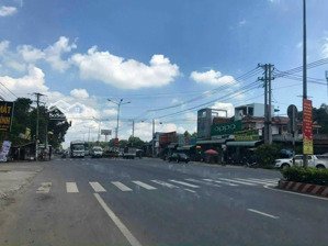hạ giá 5 tỷ, bán đất thổ cư mt đt 744 ngay đối diện chợ thùng, bến cát