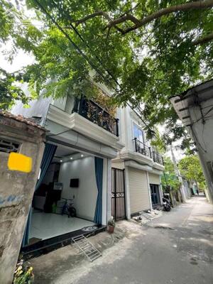 NHÀ ĐẸP-CẦU DIỄN-6TẦNG THANG MÁY-Ô TÔ NGỦ NHÀ-SÁT TRỤC CHÍNH-GIÁ HƠN 8 TỶ