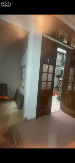 Cho thuê nhà ngõ 125 Trương Định, 35m2 + gacx xép, 2 vệ sinh, 5.8 Triệu/th