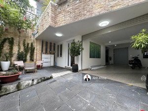 bán biệt thự xe hơi trong nhà đường hoàng hoa thám, bt dt khủng 7,2 x 18,2m. 4 tầng - giá 22,5 tỷ