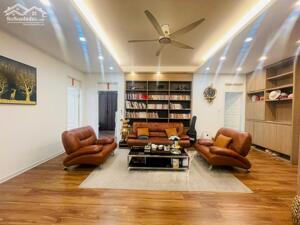 Cần bán gấp siêu phẩm 3 ngủ chung cư KĐT mới Trung Hòa Nhân Chính 147m2, 3PN, full nội thất, view đẹp