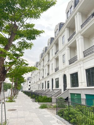 bán gấp liền kề jade square giá bao toàn bộ dự án. chỉ 3x tỷ xây 4 tầng 1 hầm