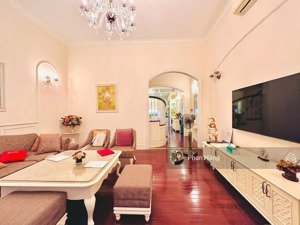 bán nhà vip đống đa chỉ nhỉnh 200 tr/1m2 - nhà đẹp như trong tranh - ô tô đỗ cửa