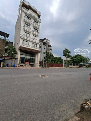đất mặt phố hồng tiến - một mặt phố, 2 mặt ngõ, thoáng sáng,mặt tiền rộng, vỉa hè,kinh doanh đỉnh