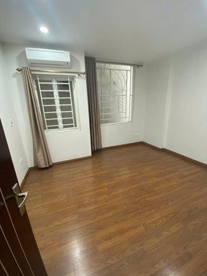 vũ ngọc phan, 42m, 4ngủ, mặt tiền rộng, 20m ra ô tô tránh, nhà dân xây đẹp ở ngay, tiện ích đầy đủ