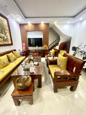 chủ mót bán gấp nhà hoàng văn thái , nhanh tay thì còn