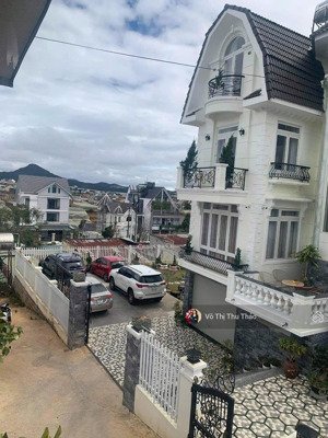 biệt thự sân vườn rộng hơn 500m2 trung tâm p8 đường phù đổng thiên vương