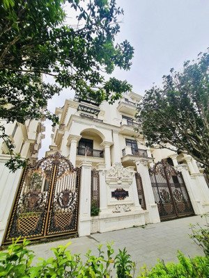 nhà biệt thự lãnh đạo quan chức vinhomes gardenia hàm nghi 266.86m2 6 tầng mt: 15m, giá: 95.99 tỷ