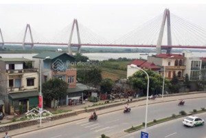 nhà cấp 4, sổ đỏ toàn phần, dt 60m2, hướng đông nam, hai mặt thoáng, đường rộng 2.8m ô tô vào nhà