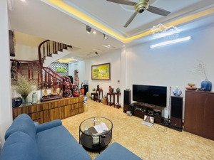 bán nhà phạm ngọc thạch - lương đình của - phân lô - ngõ thông - ô tô tải cách 30m ~ 50m dân xây