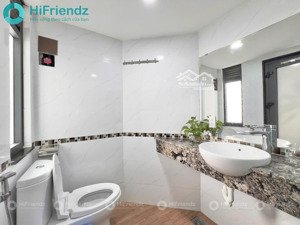 studio cao cấp full nội thất siêu xịn xò đầy đủ tiện nghi (gym, hồ bơi,... )